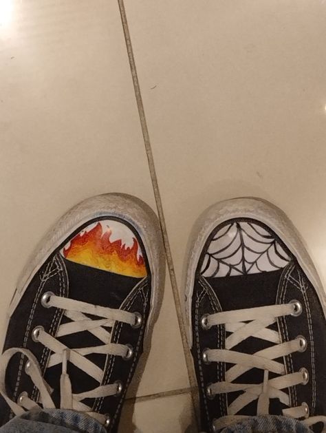 Drawings In Converse, Cool Things To Draw On Converse, Decorate Shoes Ideas, Drawing On Shoes Ideas Converse, What To Draw On Your Converse, How To Decorate Converse, Converse With Drawings On Them, Converse Art Drawing, Things To Draw On Your Converse