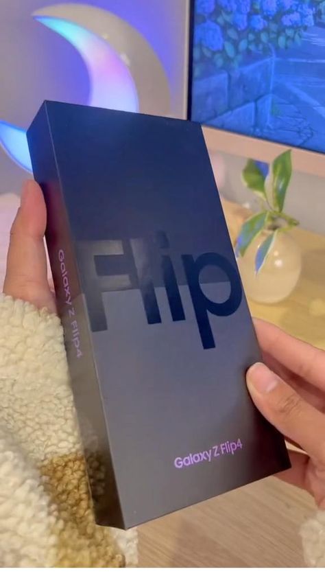 Samsung Flip Phone Unboxing, Samsung Unboxing Aesthetic, Samsung Galaxy Z Flip 4 Unboxing, Bora Purple, Aesthetic Unboxing, Flip Phone Aesthetic, Samsung Gadgets, Latest Tech Gadgets, Galaxy Z Flip 4