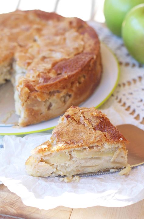 Apple Custard Cake Recipe, Apple Custard Cake, Cake With Custard Filling, Cake With Custard, Custard Cake Recipes, Apple Custard, French Apple Cake, Custard Cake, Custard Filling