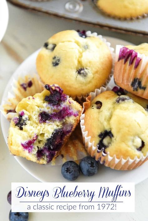 Disney's Blueberry Muffins: Enjoy these famous Blueberry Muffins, served at Walt Disney World resorts in the 1970’s, with this easy, one-bowl, throwback recipe! #DisneyWorld #Disney #Muffins #Blueberries Disneyland Recipes, The Best Blueberry Muffins, Ideas Para La Cena, Recipes Disney, Disney Dishes, Cauliflower Fritters, Best Blueberry Muffins, Disney Recipes, Berry Muffins