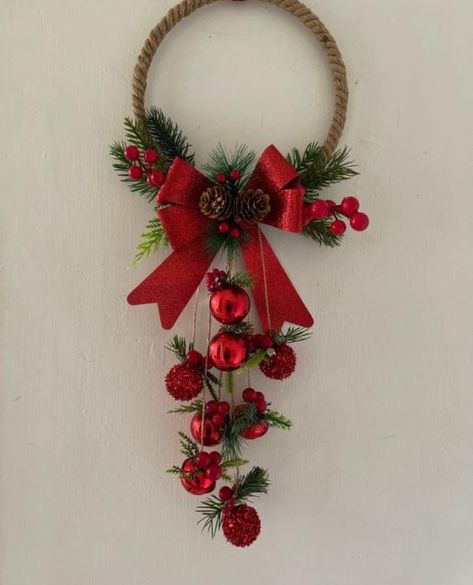 Dekoratívne Vence, Diy Baskets, Christmas Decorations Diy Crafts, Christmas Centerpieces Diy, Christmas Themes Decorations, Farmhouse Front, Diy Christmas Decorations Easy, Porch Christmas, Diy Wreaths