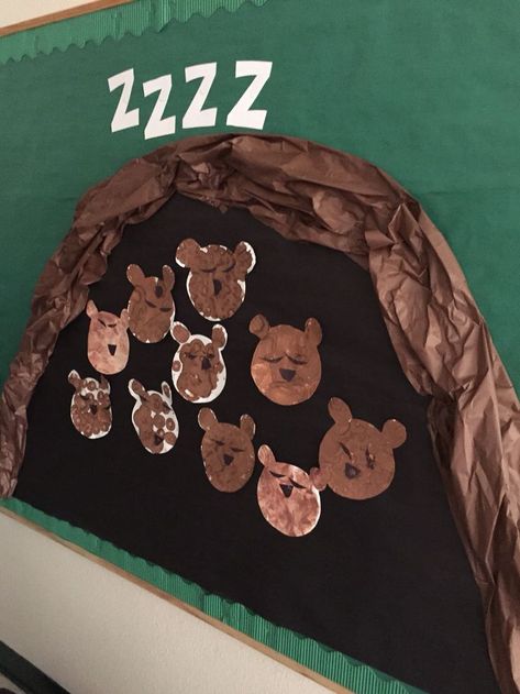 Hibernation Preschool Activities Crafts, Hibernation Crafts For Toddlers, Art Activities For Kids Preschool, Preschool Animal Crafts, Hibernation Preschool Theme, Hibernation Preschool Crafts, Hibernating Bear Craft, Bear Theme Preschool, Bear Crafts Preschool