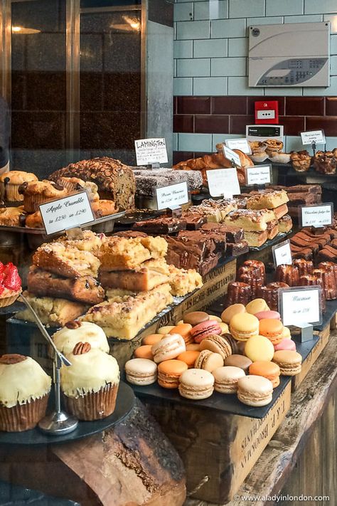 Pastries at Exmouth Coffee in Whitechapel, London London Vibes Aesthetic Food, West London Yummy Mummy Aesthetic, Cafe Inspo Aesthetic, London Cafes Aesthetic, Food In London Aesthetic, Cool Places In London, London Pastries, London Things To Do, London Cafe Aesthetic