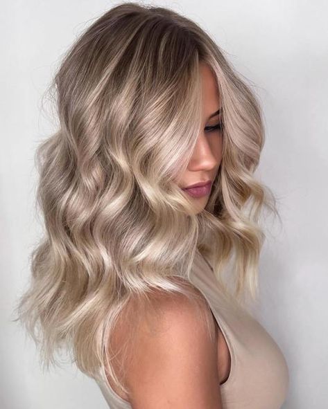 Mid-Length Hair with Pearl Blonde Root Fade Shades Of Blonde Hair Color, Root Fade, Mid Length Blonde Hair, Shades Of Blonde Hair, Pearl Highlights, Balayage Hair Ideas, Soft Blonde Hair, Cool Blonde Hair Colour, Blonde Balayage Hair