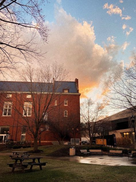 Student life at Case Western Reserve University college campus rainy day dark academia core study inspo studying spring sunset Ohio Aesthetic, Dark Academia Core, Academia Core, Spring Sunset, Case Western Reserve University, Western University, Study Inspo, University College, College Campus