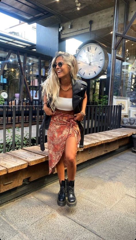 Boho Rock Style Outfits, Summer Night Club Outfits, Summer Festival Outfit Ideas Casual, Hippy Festival Outfit, Casual Festival Outfit Summer, Indie Concert Outfit Summer, Festival Outfit 2022, Festival Outfit Casual, Festival Outfits Winter