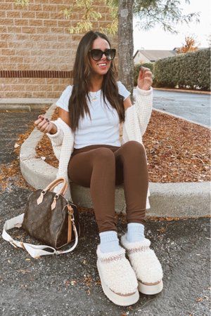 Ugg Tazz Braid Outfit, Fuzzy Ugg Slippers Outfit, Slipper Shoes Outfit, Braid Outfit, Tazz Ugg, Platform Outfits, Athleisure Inspo, Ugg Outfits, Ugg Platform