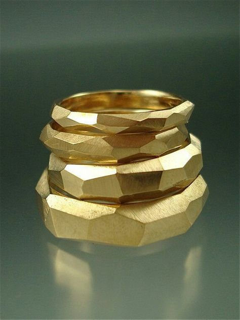 Contemporary Jewelry, Ring Verlobung, Ring Set, Ring Sets, Jewelry Inspiration, Beautiful Jewelry, Gold Jewelry, Jewelry Box, Gold Rings