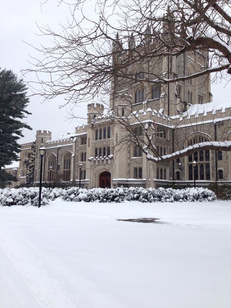 Vassar college library in the snow Berry College Aesthetic, Vassar Aesthetic, Vassar College Aesthetic, Success Core, Therian School, Snow Library, Fantasy College, Toronto Snow, Snow School