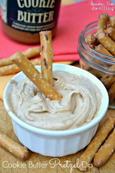 Pretzels Sticks, Easy Dessert Dips, Lemon Tree Dwelling, Butter Pretzels, Pretzel Dip, Sweet Dips, Cookie Butter, Butter Cookies Recipe, Dessert Dips