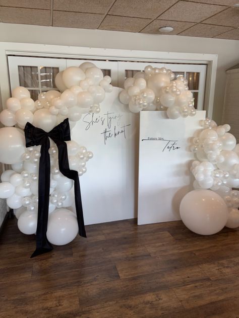 Black And White Elegant Birthday Party, Black And White Wedding Balloons, Black Bow Engagement Party, Black Ribbon Birthday Decoration, Graduation Party Ideas Black And White, Black White Engagement Party, 18th Birthday Party Ideas Black And White, Black And White Party Centerpieces, Black White Bridal Shower Ideas