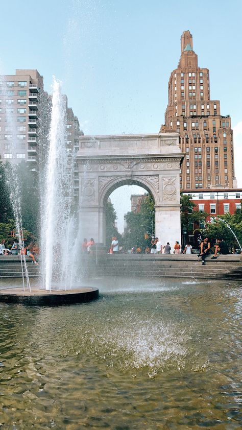 Herald Square Nyc, Manhattan Aesthetic, Washington Square Park Nyc, Nyc Summer, Washington Square Park, Washington Square, Insta Stories, Aesthetic Summer, Insta Story