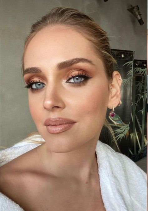 Dewy Bronzed Bridal Makeup, Bronze Make Up Blue Eyes, Bronze Wedding Makeup Green Eyes, Copper Makeup For Blue Eyes, Makeup With Rust Dress, Bronze Eye Makeup Blue Eyes, Wedding Guest Make Up Green Eyes, Wedding Guest Make Up Blue Eyes, Day Makeup For Green Eyes