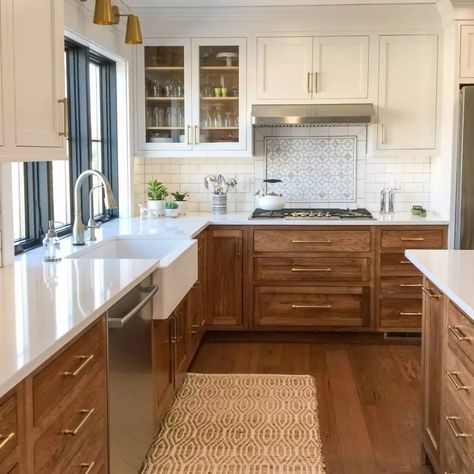 Kitchen Cabinets Finishes, Cream Countertops Kitchen Wood Cabinets, Scandinavian Kitchen Dark Cabinets, Kitchen With Brushed Gold Hardware, Kitchen With 8ft Ceilings, Kitchen Remodel Boho Modern, Dual Tone Cabinets Kitchen, White Top Cabinets Wood Lower, Modern Traditional Kitchen Cabinets