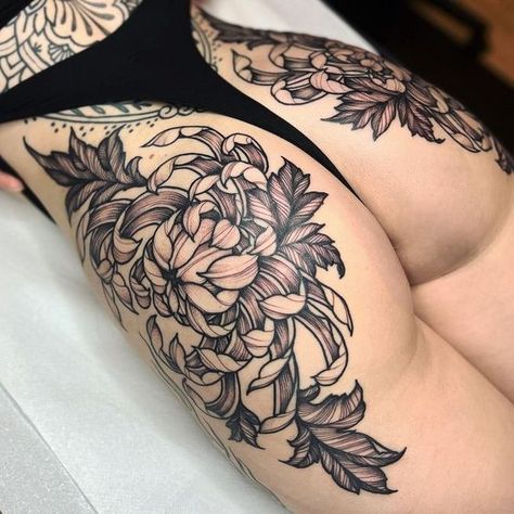 Hip Tattoos Women, Tattoed Women, Fire Tattoo, Pretty Tattoos For Women, Flowers Tattoo, E Tattoo, Back Tattoo Women, Home Tattoo, Black Ink Tattoos