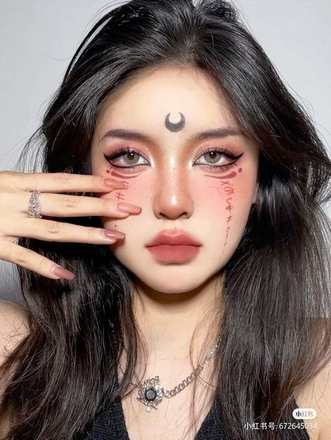 Face Paint Aesthetic Ideas, Mackup Look, Korean Makeup Trends, Witchy Makeup, Halloweenský Makeup, Holloween Makeup, Vampire Bride, Witch Makeup, Face Art Makeup