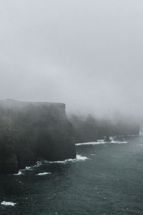 Theme Nature, Cliffs Of Moher, Bryce Canyon, The Great Outdoors, The Ocean, Landscape Photography, Mist, Places To Go, Beautiful Places