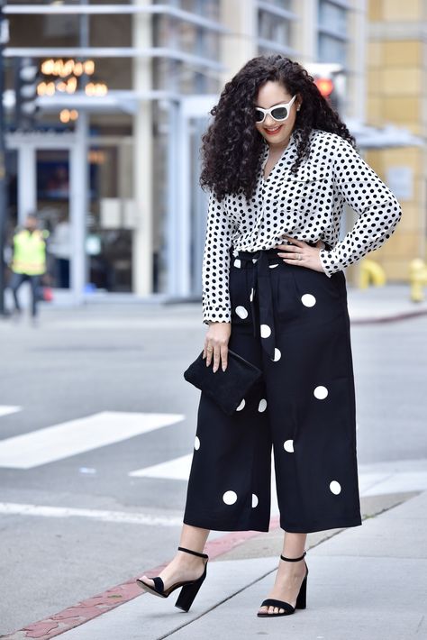 The Polkadot Pieces I'm Loving Right Now Via @GirlWithCurves #outfits #style #fashion #plussize #anntaylor Polkadot Outfit, Polkadots Outfits, Curve Fashion, Plus Size Street Style, Dots Outfit, Plus Size Tips, Look Plus Size, Shirred Dress, Colorblock Dress