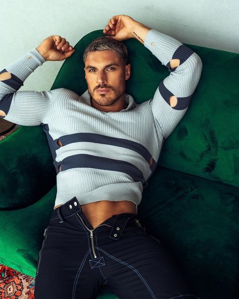 Chris Appleton, Taylor Miller, Dacre Montgomery, People Sitting, Male Face, Mens Jeans, Turtle Neck, My Style, Photo And Video