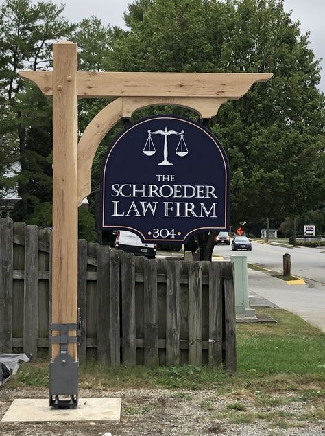 Sign Posts Ideas, Signage Ideas Outdoor, Sign Post Ideas, Business Signs Outdoor Signage, Farm Signs Ideas, Farm Signs Entrance, Neighborhood Signs, Driveway Sign, Barn Remodel