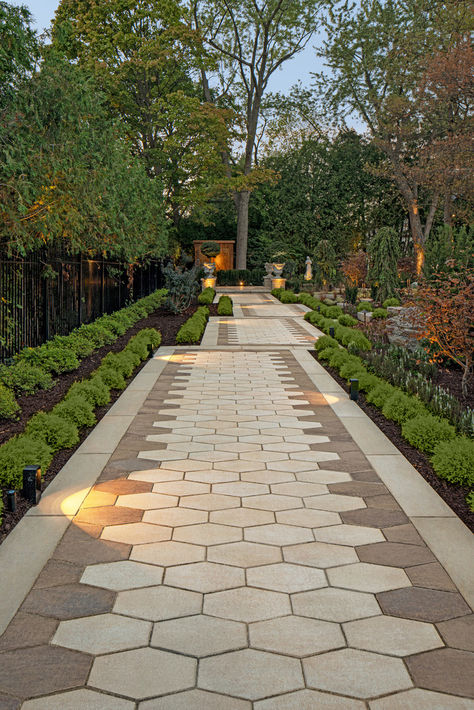 Paver Designs Walkways, Modern Garden Paths, Paved Garden Ideas Backyard Designs, Parking Flooring Design, Paving Design Landscape, Plaza Landscape Design, Modern Walkway, Walkways To Front Door, Paver Walkway Diy