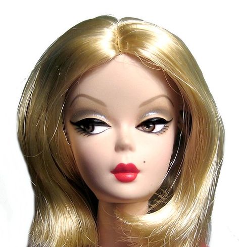 Old Barbies, Barbie Doll Face, Barbie Moodboard, Barbie Pfp, 90s Dolls, Barbie Icon, Old Barbie Dolls, Barbie Photos, Vanilla Aesthetic