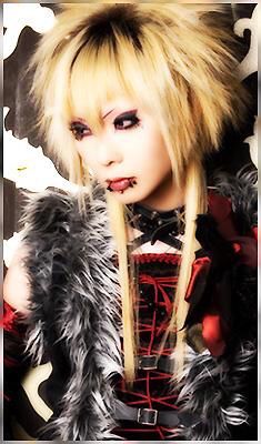 Japanese Visual Kei, Tanbi Kei Aesthetic, Visual Kei Artwork, Vkei Fashion 90s, V Kei Hairstyles, Kote Kei Fashion, Visual Kei Hairstyles Short, Vkei Haircut Long, Kote Kei Makeup