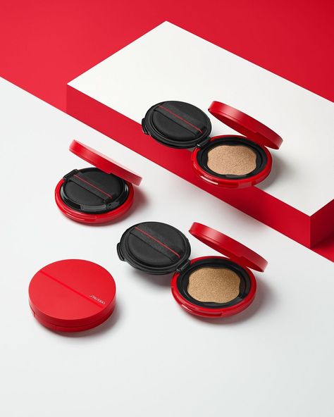 Chinese Makeup Packaging, Compact Powder Makeup, Compact Powder Photography, Compact Powder Product Photography, Korean Foundation Makeup Cushions, Japanese Traditional Makeup Products, Shiseido Makeup, Cosmetic Design, Beauty Products Photography