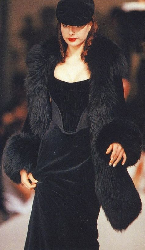 Vivienne Westwood Vintage Runway, Vivian’s Westwood, Vivienne Westwood Runway 90s, Vintage Vivienne Westwood Dress, Vivienne Westwood Catwalk, Vivienne Westwood 90s, 90s Vivienne Westwood, Vivienne Westwood Archive, Vivienne Westwood Runway