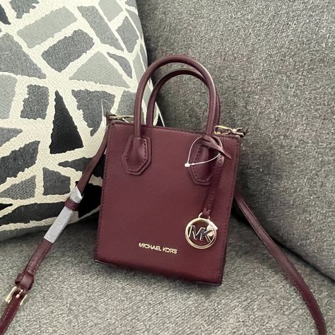 Small shoulder bag