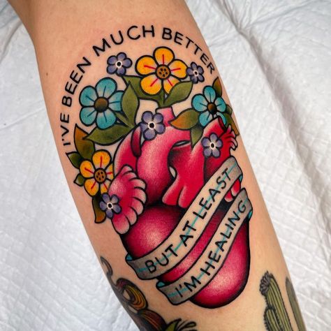 Melody Crow on Instagram: “🥀 I’ve been much better but at least I’m healing 🌹 Thank you for giving me creative freedom with this Knuckle Puck piece, Rachel! 🌼 . . . .…” Knee Cap Tattoo, Envelope Tattoo, Knuckle Puck, Cap Tattoo, Flash Sheets, Knee Cap, Traditional Books, Old School Tattoo Designs, Inspiration Tattoos