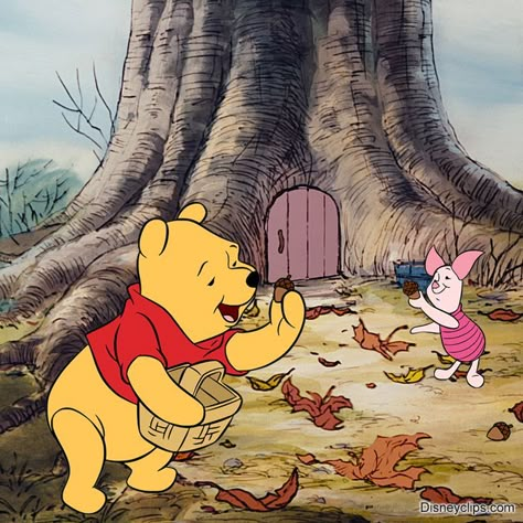 Winnie The Pooh Cottagecore, Winnie The Pooh Fall Aesthetic, Autumn Winnie The Pooh, Autumn Old Disney, Winnie The Pooh Widget, Disney In Fall, Piglet Aesthetic, Winnie The Pooh Fall Wallpaper, Winnie The Pooh Autumn