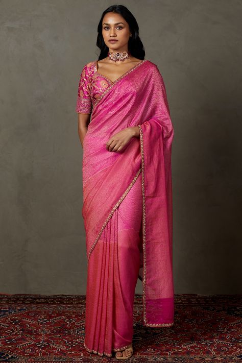 Fuchsia Silk Printed & Embroidered Saree Set Design by Ri Ritu Kumar at Pernia's Pop Up Shop 2024 Zari Saree, Ritu Kumar, Printed Sarees, Embroidered Blouse, Saree, Silk