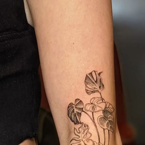 Monstera Leaf Tattoo Sleeve, Monstera Tattoos Leaves, Monstera Leaf Tattoo, Mum And Daughter Tattoo, Monstera Tattoo, Elf Tattoo, Patchwork Tattoos, Simple Tats, Leaf Tattoo