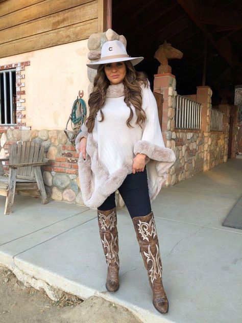 Country Fall Outfits, Vaquera Outfits, Cowgirl Outfits For Women, Charlie 1 Horse Hat, Hat Outfits, Cute Cowgirl Outfits, Cowgirl Style Outfits, Southern Outfits, Country Style Outfits