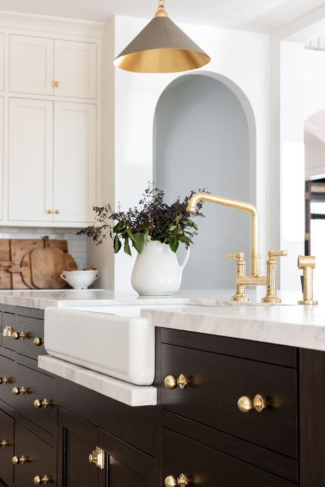 The Clever Sink Detail We Spotted in Shea McGee’s New Kitchen Drip Edge Sink, Mcgee Home Kitchen, Mcgee Kitchen, Studio Mcgee Kitchen, The Mcgee Home, Armac Martin, Mcgee Home, Shea Mcgee, Best Kitchen Design