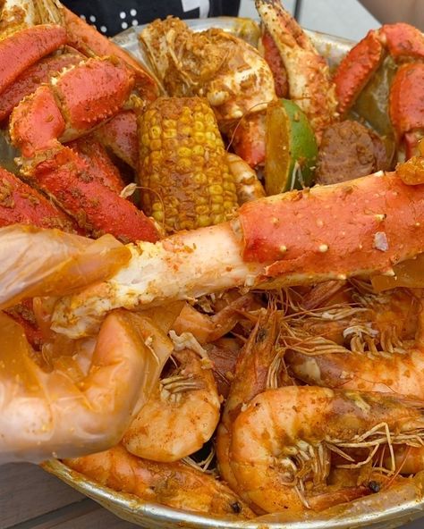 King Crab Legs Recipe, Shrimp Corn, Dinner Seafood, Best Food Recipes, Crab Boil, Yummy Seafood, Best Seafood Recipes, Soul Food Dinner, King Crab