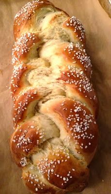 Cardamom Bread Recipe, Easy Challah, Swedish Bread, Cardamom Bread, Challah Bread Recipe, Cardamom Recipe, Challah Recipe, Challah Bread Recipes, Coffee Bread