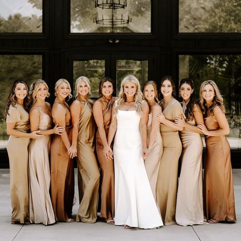 Bridesmaid Dresses With Maid Of Honor Different Color, Bridesmaids Champagne Dresses, Different Color Nude Bridesmaid Dresses, Tan Champagne Bridesmaid Dresses, Champagne Brown Bridesmaid Dresses, Metallic Bridal Party, Gold Or Champagne Bridesmaid Dress, Copper Champagne Bridesmaid Dresses, Two Toned Bridesmaid Dresses