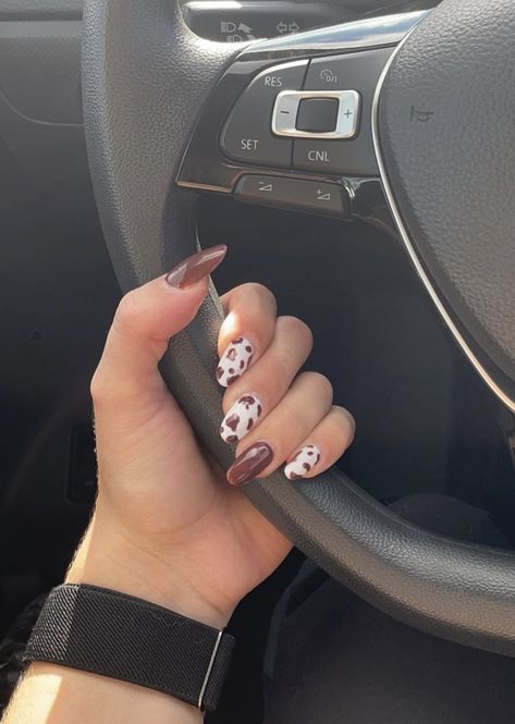 Fall Country Nail Designs, Boots And Hearts Nails, Ghost Cowboy Nails, Cowgirl Acrylic Nails, Country Fall Nails, Morgan Wallen Nails Design, Texas Longhorn Nails, Western Halloween Nails, Nail Designs Western