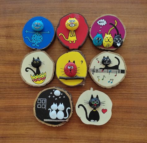 Painted Rock Magnets, Wood Fridge Magnets, Cute Stone Painting, Rock Crafts To Sell, Fridge Magnets Diy, Handmade Fridge Magnets, Painting Plates, Cat Rocks, Bee Rocks