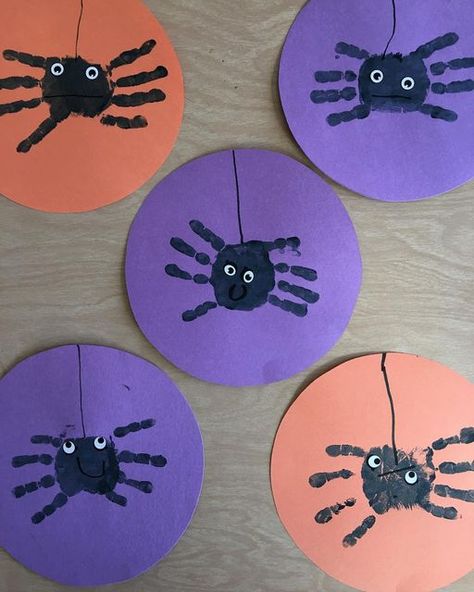 Spider Handprint Craft For Toddlers, Hand Print Spider Craft, Easy Art Preschool, Spider Week Preschool, Spider Curriculum Preschool, Spider Art And Craft For Preschool, Hand Spider Craft, Halloween Spider Craft Preschool, Spider Halloween Crafts For Kids