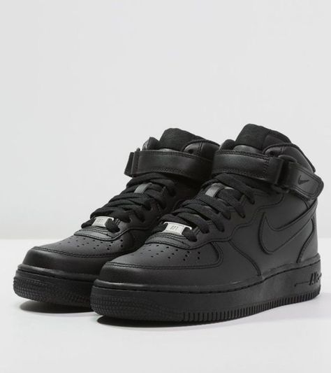 Cute All Black Shoes, Cool Black Shoes, Zapatillas Nike Air Force, Black Air Force 1, All Black Nikes, Nike Shoes Air Force, Black Nike Shoes, All Black Shoes, Shoe Wishlist