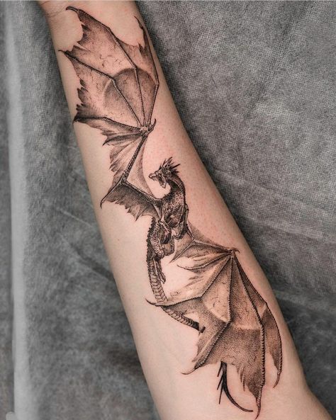 Small Dragon Tattoos, Bookish Tattoos, Dragon Tattoo Art, Dragon Sleeve Tattoos, Dragon Tattoo For Women, Fantasy Tattoos, Dragon Tattoo Designs, Dream Tattoos, Elegant Tattoos