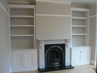 Alcove storage - traditional solution, finishing below cornice ... Historical Home Renovation, Alcove Ideas Living Room, Garderobe Design, Alcove Storage, Alcove Cupboards, Alcove Shelving, Victorian Living Room, Built In Cupboards, Front Rooms