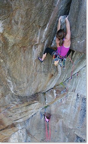 Lynn Hill -Only person -- male or female -- to free-climb the "Nose" route of Yosemite's El Capitan in less than a day Rio De Janeiro, Yosemite Climbing, Woman Climbing, Lynn Hill, Free Climbing, Free Climb, Climbing Girl, Trad Climbing, Chamonix Mont Blanc