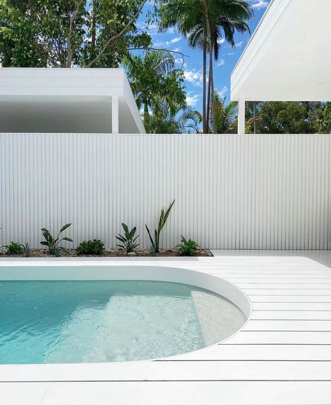 Beth McKenzie on Instagram: “Fresh & clean. . The exterior design & landscaping of our pool area was completed this week & our pool is finally ready for business 💦.…” Mini Piscina, Australian Garden Design, Outdoor Pool Area, Sunshine Beach, Small Pool Design, Pool Landscape Design, Pool Cabana, Outdoor Living Design, Backyard Pool Landscaping