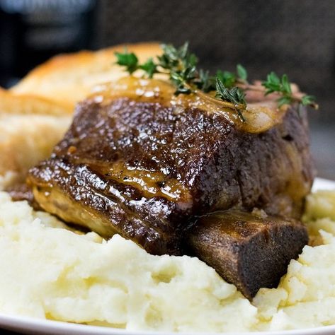 Braised Short Ribs Dutch Oven, Ribs Dutch Oven, Beef Short Ribs Instant Pot, Short Ribs Dutch Oven, Short Ribs Instant Pot, Ribs Instant Pot, Beer Braised Short Ribs, Cooking Short Ribs, Braised Short Ribs Recipe