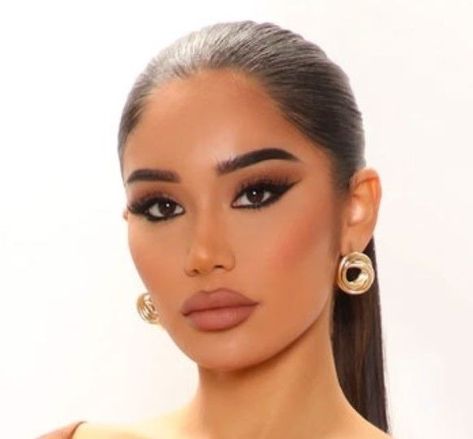 Moroccan Makeup Look, Arab Glam Makeup, Lebanese Wedding Makeup, Arab Hairstyles, Arabian Makeup Look, Arabic Makeup Looks, Moroccan Makeup, Lebanese Makeup, Arab Makeup