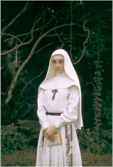 Catholic Clothing, Nun Outfit, Nuns Habits, Nun Costume, Belgian Congo, The Nun, Celebrity Photography, Iconic Images, Bride Of Christ